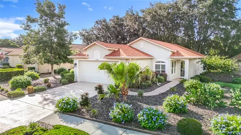 232 Center Oak Cir, Spring Hill, FL 34609