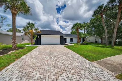 10221 Landmark Dr, Hudson, FL 34667