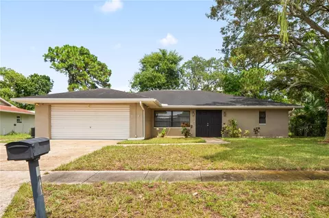 422 Treasure Dr, Tarpon Springs, FL 34689