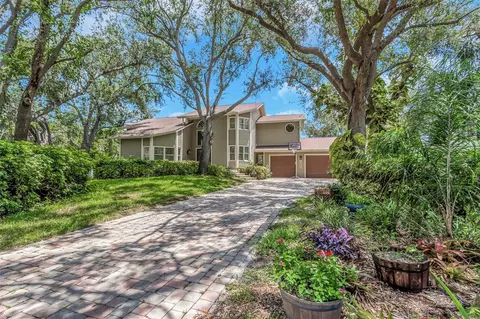 1065 Sable Ct NE, Saint Petersburg, FL 33702
