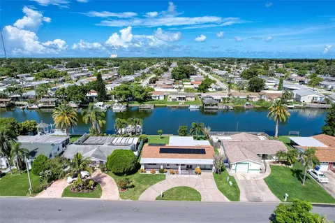 2349 Hama Dr, Holiday, FL 34691