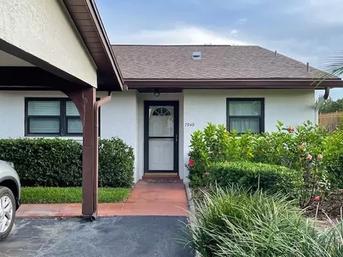 7949 Radcliffe Cir, Port Richey, FL 34668