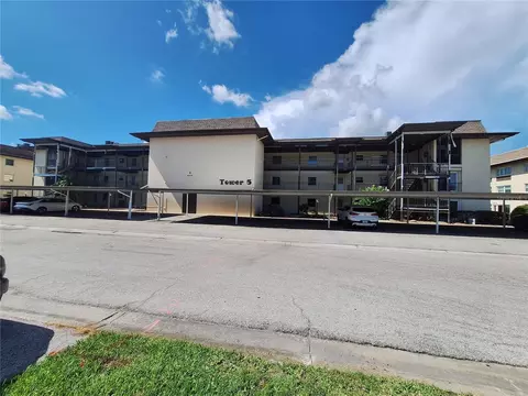4518 Garnet Dr #202, New Port Richey, FL 34652