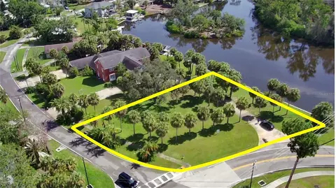 Park Avenue, Tarpon Springs, FL 34689