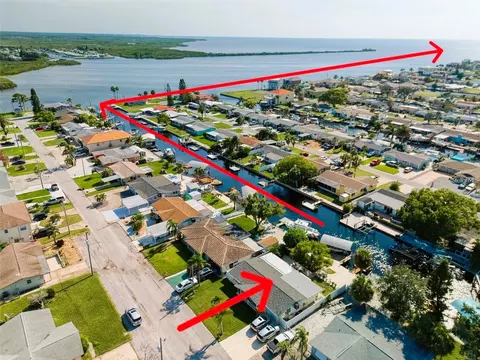13625 Maria Dr, Hudson, FL 34667