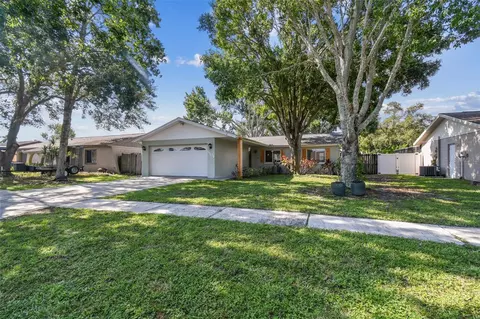 8104 Candlewoode Dr, Largo, FL 33773