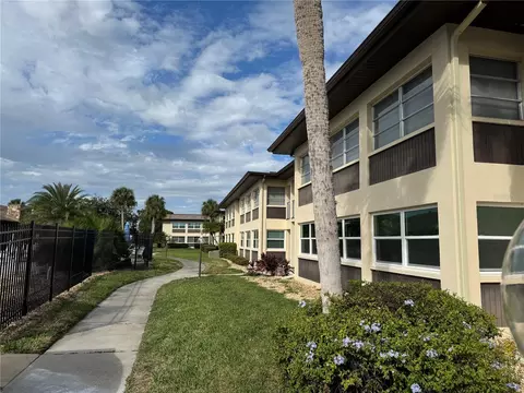 5111 Amulet Dr #105, New Port Richey, FL 34652