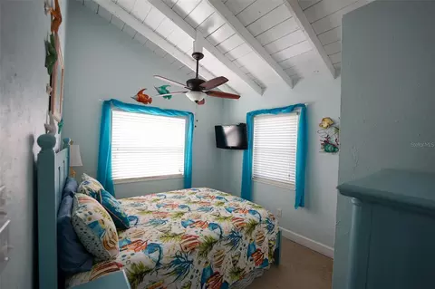 Bedroom - 3480 Harbor Dr, Weeki Wachee, FL 34607 photo 3 of 6