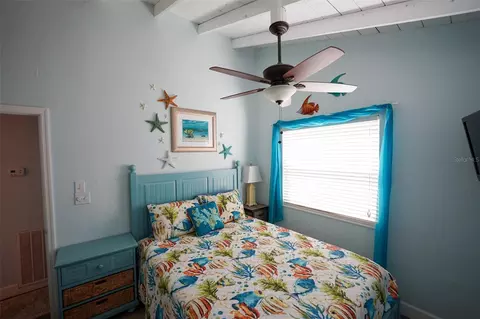 Bedroom - 3480 Harbor Dr, Weeki Wachee, FL 34607 photo 4 of 6