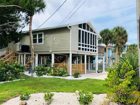 Exterior - 3480 Harbor Dr, Weeki Wachee, FL 34607 photo 2 of 10