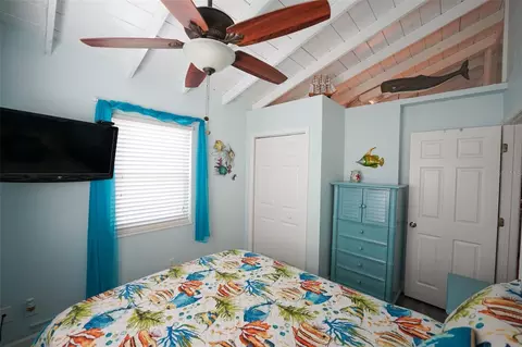 Bedroom - 3480 Harbor Dr, Weeki Wachee, FL 34607 photo 5 of 6