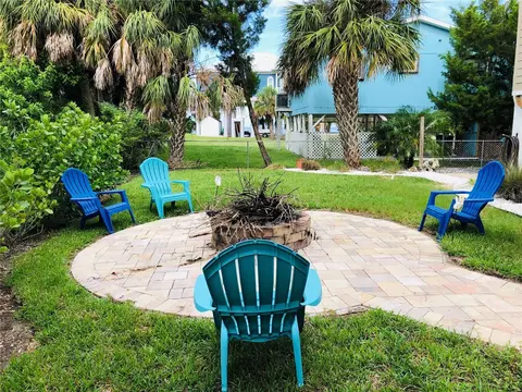 Exterior - 3480 Harbor Dr, Weeki Wachee, FL 34607 photo 4 of 10