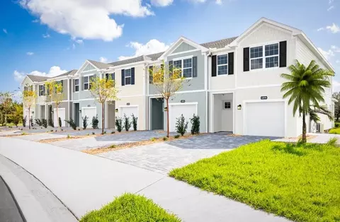 1271 Pineywood Field Dr, Davenport, FL 33837
