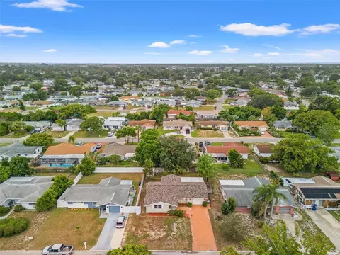 10325 Gardenia Ln, Port Richey, FL 34668