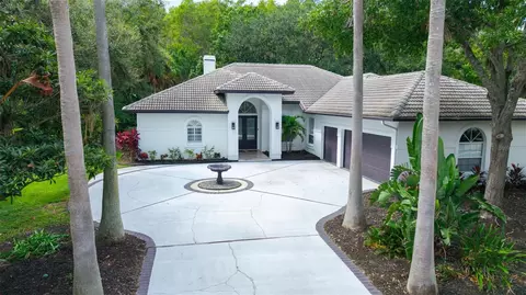 6135 Savoy Cir, Lutz, FL 33558
