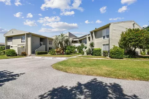 424 Windrush Bay Dr, Tarpon Springs, FL 34689