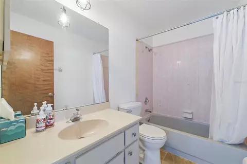 Bath - 12056 Cradock St, Spring Hill, FL 34608 photo 2 of 2