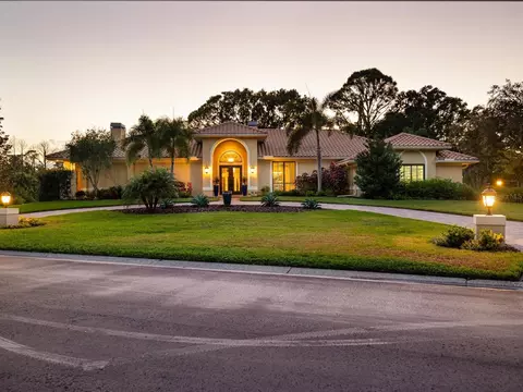 1566 Mary Ln, Tarpon Springs, FL 34689