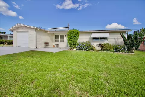1542 Derrick St, Holiday, FL 34690