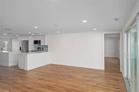 Living - 13611 Evelane Dr, Hudson, FL 34667 photo 7 of 9