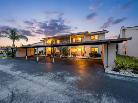 9981 Eagles Point Cir #4, Port Richey, FL 34668