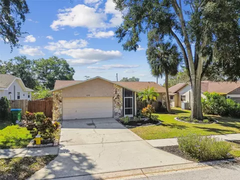 698 Crystal Dr, Palm Harbor, FL 34683