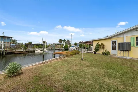 6719 Albatross Ln, Hudson, FL 34667