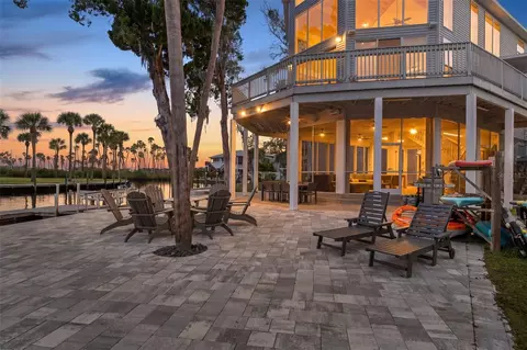 5272 Tropical Pt, Weeki Wachee, FL 34607
