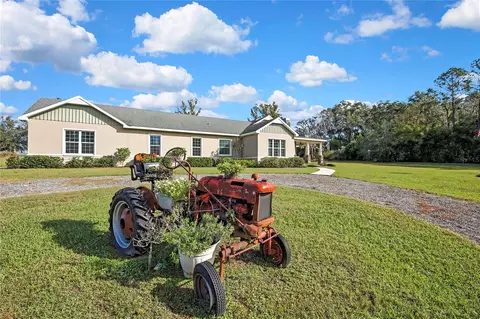 36431 Florrie Mae Ln, Dade City, FL 33523
