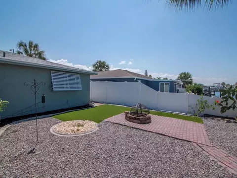 Exterior - 13615 Stacey Dr, Hudson, FL 34667 photo 5 of 8
