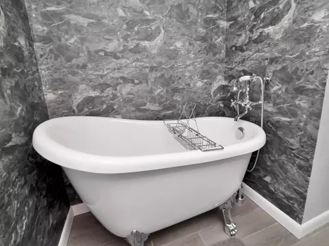 Bath - 13615 Stacey Dr, Hudson, FL 34667 photo 2 of 4