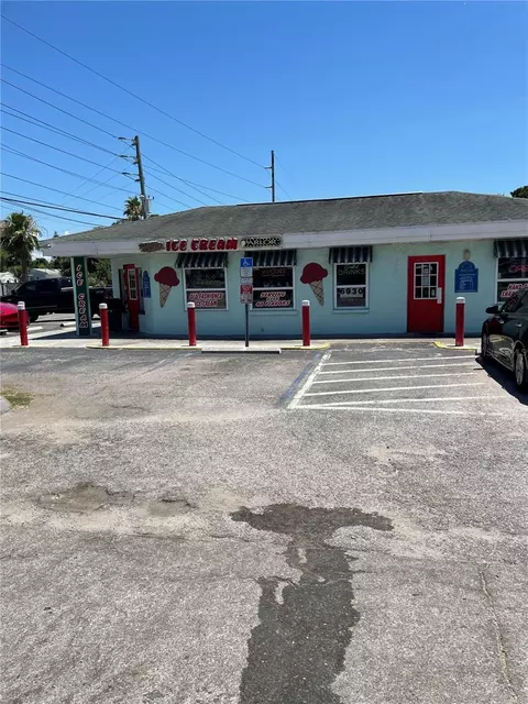 Exterior - 13615 Stacey Dr, Hudson, FL 34667 photo 6 of 8