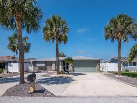 Exterior - 13615 Stacey Dr, Hudson, FL 34667 photo 1 of 8