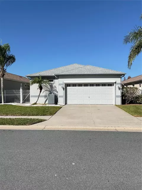 21422 Diamonte Dr, Land O Lakes, FL 34637