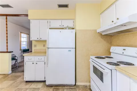 Kitchen - 6352 Spring Hill Dr, Spring Hill, FL 34606 photo 2 of 4