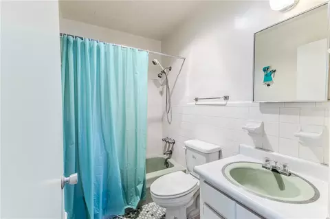 Bath - 6352 Spring Hill Dr, Spring Hill, FL 34606 photo 1 of 3