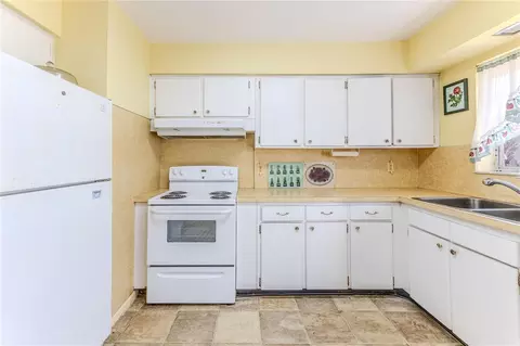Kitchen - 6352 Spring Hill Dr, Spring Hill, FL 34606 photo 1 of 4