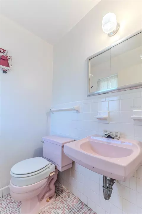 Bath - 6352 Spring Hill Dr, Spring Hill, FL 34606 photo 3 of 3