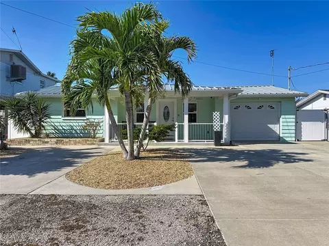 13607 Frances Ave, Hudson, FL 34667