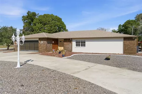 8123 River Country Dr, Weeki Wachee, FL 34607