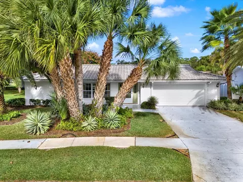 720 Bowsprit Pl, Palm Harbor, FL 34685