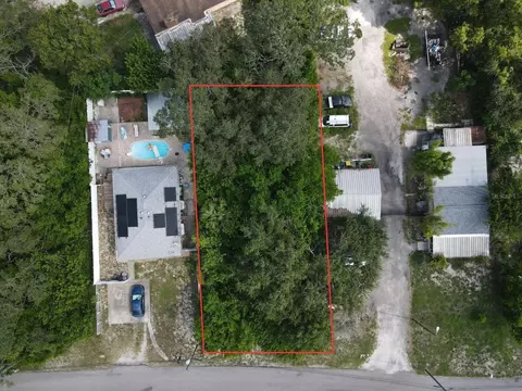 Berkley Avenue, Tarpon Springs, FL 34689