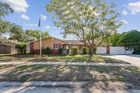 5820 Melaleuca Dr, Holiday, FL 34690