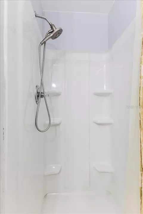 Bath - 5261 Circle Dr, Weeki Wachee, FL 34607 photo 2 of 5