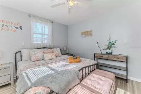 Bedroom - 5261 Circle Dr, Weeki Wachee, FL 34607 photo 1 of 9