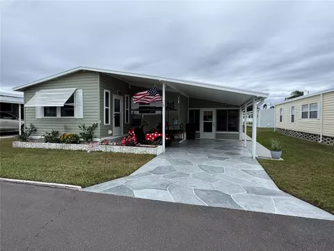 2100 Manoa Dr, Holiday, FL 34691