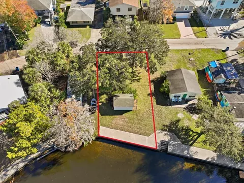 7259 Tropical Dr, Weeki Wachee, FL 34607 photo 2