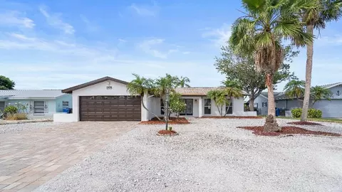 1024 Spindle Palm Way, Apollo Beach, FL 33572