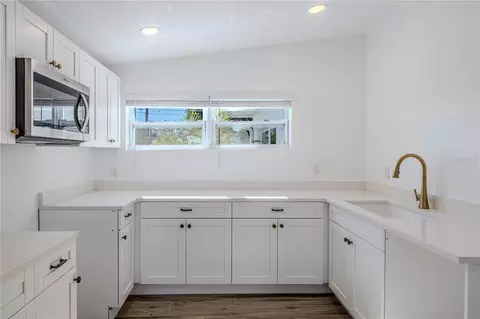 Kitchen - 3387 Minnow Creek Dr, Hernando Beach, FL 34607 photo 4 of 5