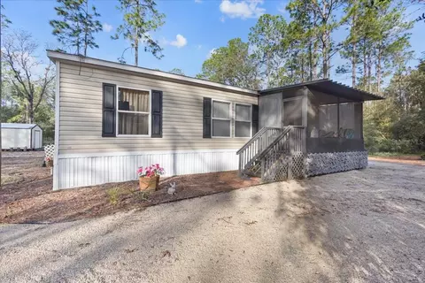 5829 NW 11th Ave, Bell, FL 32619